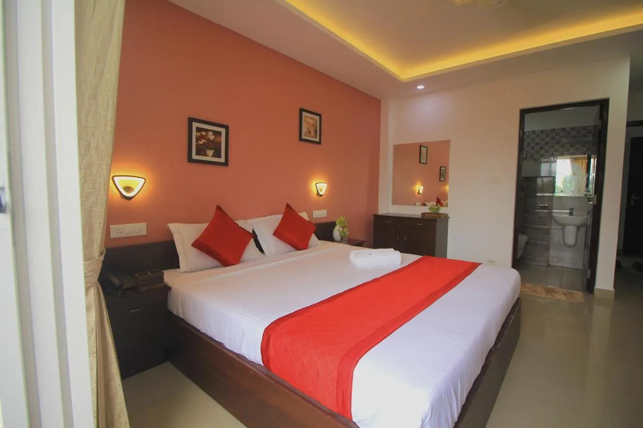 North Centre Hotel Kochi 3*,
